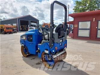 CAT CB 22B Οδοστρωτήρες διπλού κυλίνδρου
