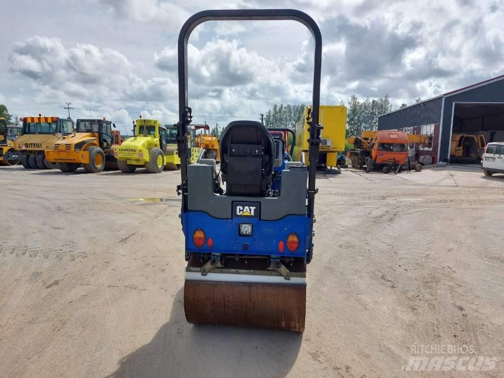 CAT CB 22B Οδοστρωτήρες διπλού κυλίνδρου
