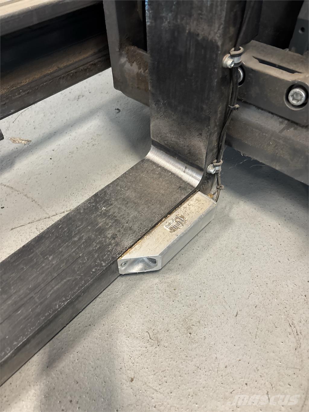 Atlet ULS140 Ανυψωτικά στενών δρόμων