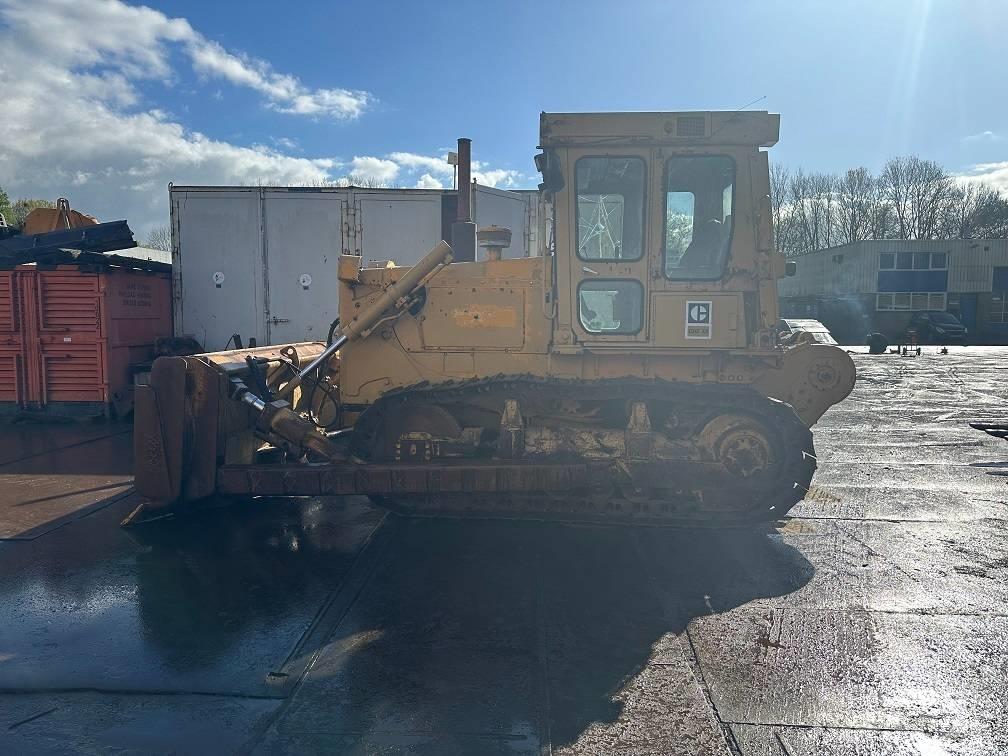 CAT D6D with winch Μπουλντόζες με ερπύστριες