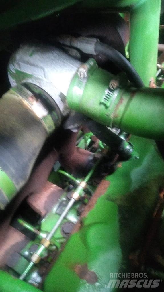 John Deere 1065 Θεριζοαλωνιστικές μηχανές