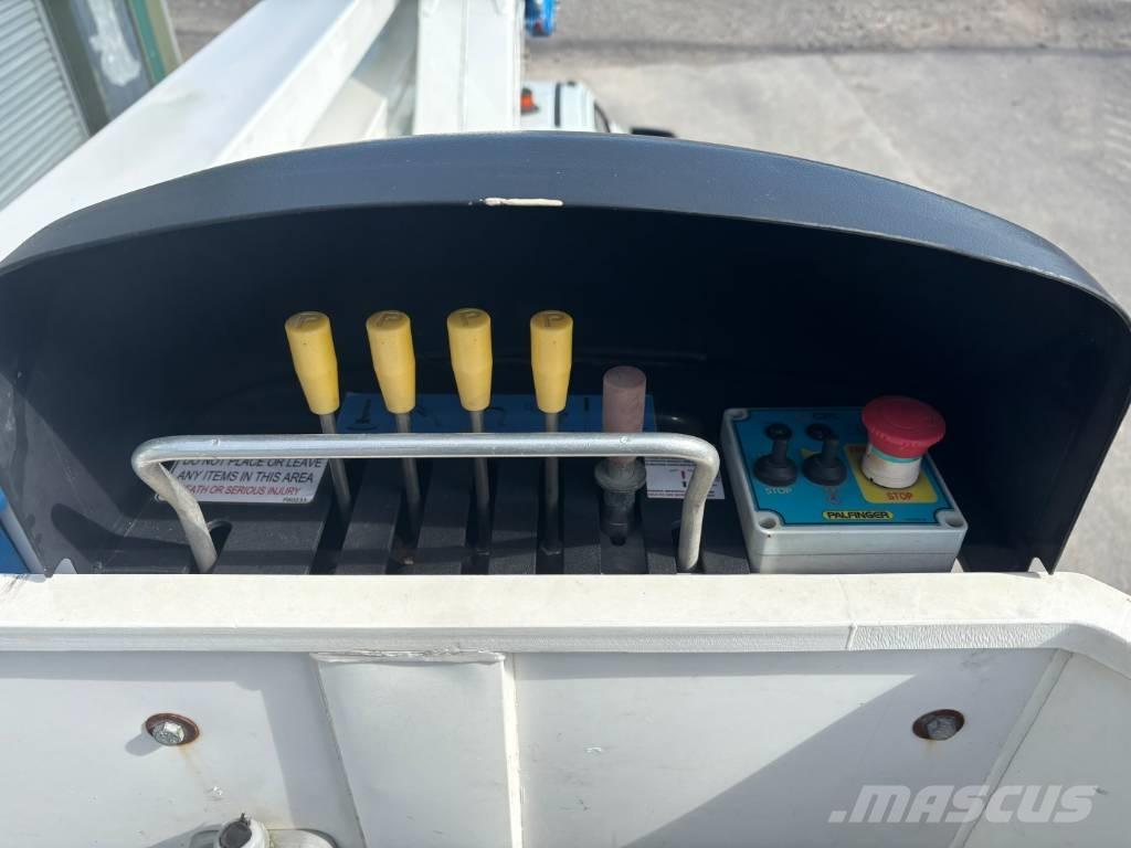 Palfinger P130A Εναέριες πλατφόρμες τοποθετημένες σε φορτηγό