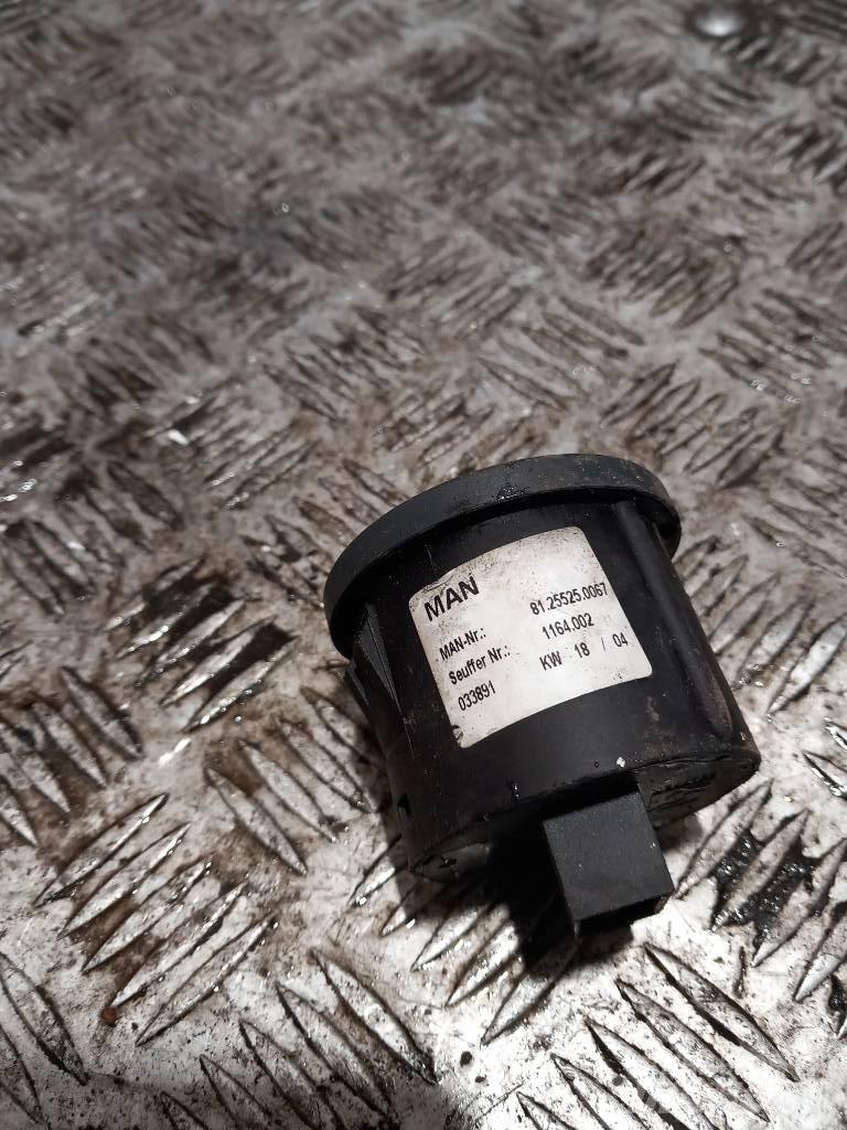 MAN TGA 81255250067 Καμπίνες και εσωτερικό