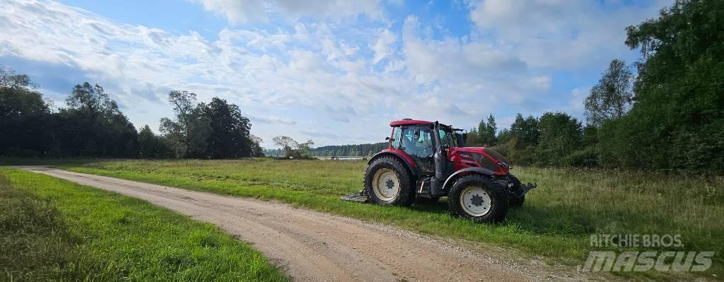 Valtra N154 Τρακτέρ
