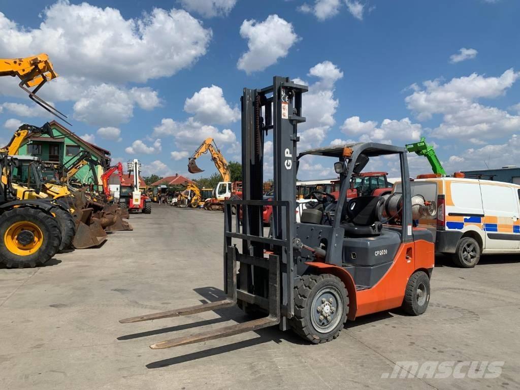  CPQD30 30 Περονοφόρα ανυψωτικά κλαρκ με φυσικό αέριο LPG