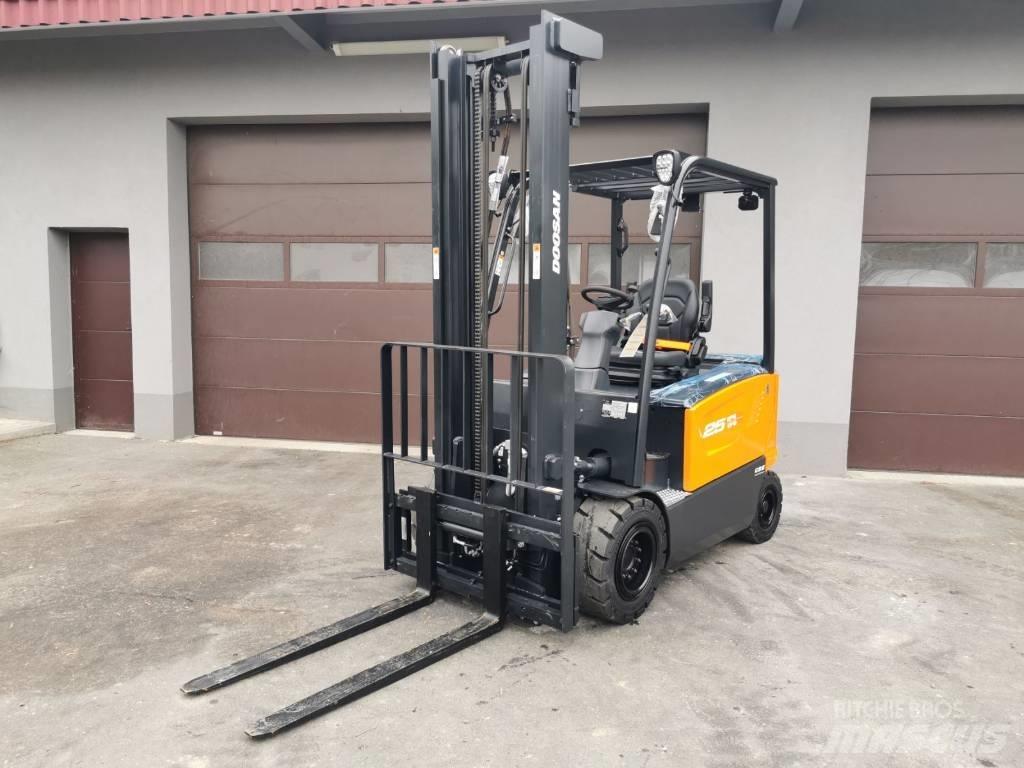 Doosan B25S-7 Ηλεκτρικά περονοφόρα ανυψωτικά κλαρκ