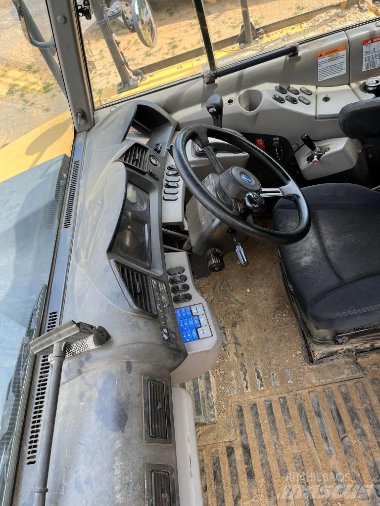 Komatsu HM 400 Σπαστό Dump Truck ADT