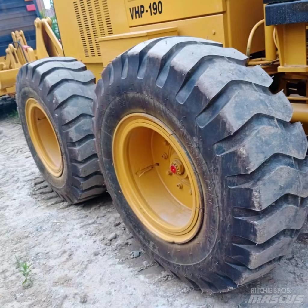 CAT 140 K Γκρέιντερς