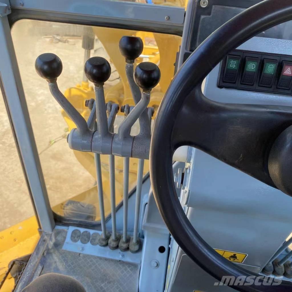 CAT 140 K Γκρέιντερς