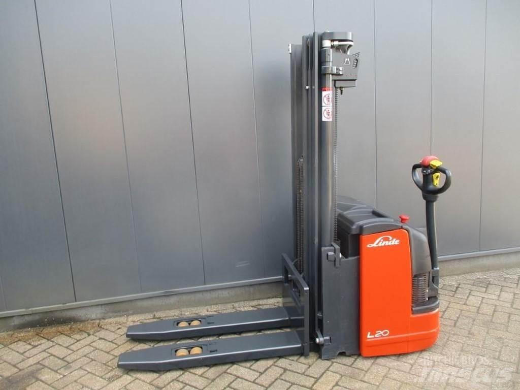Linde L 20i Παλετοφόρα πεζού χειριστή με ιστό
