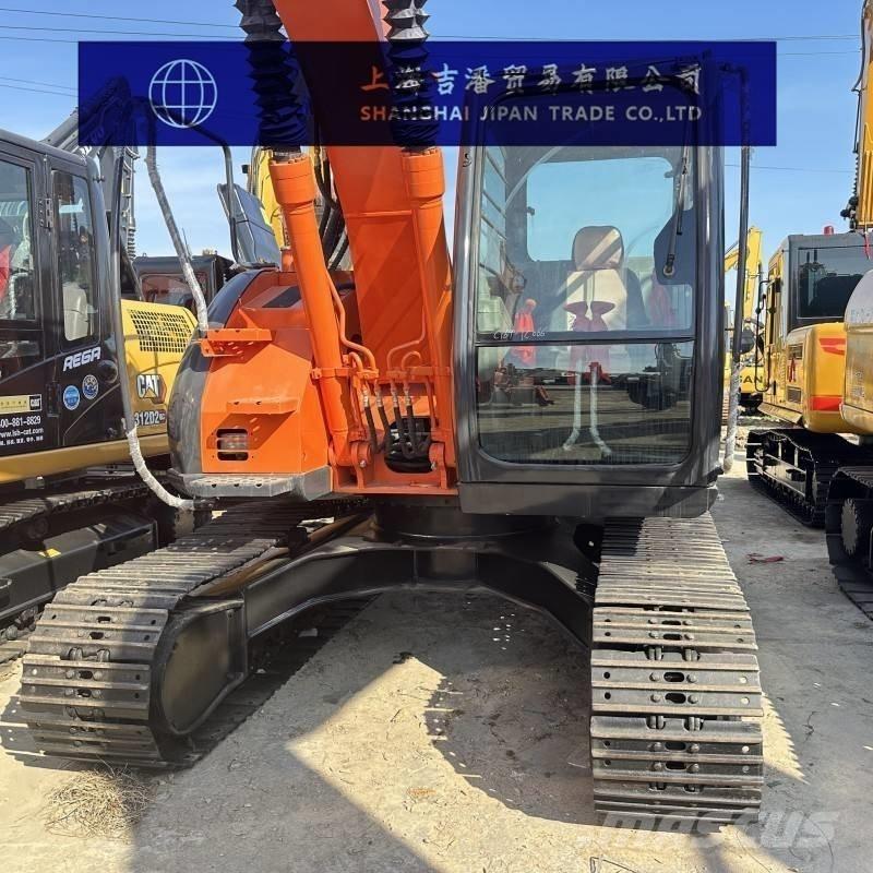 Hitachi ZX 135 Εκσκαφείς με ερπύστριες