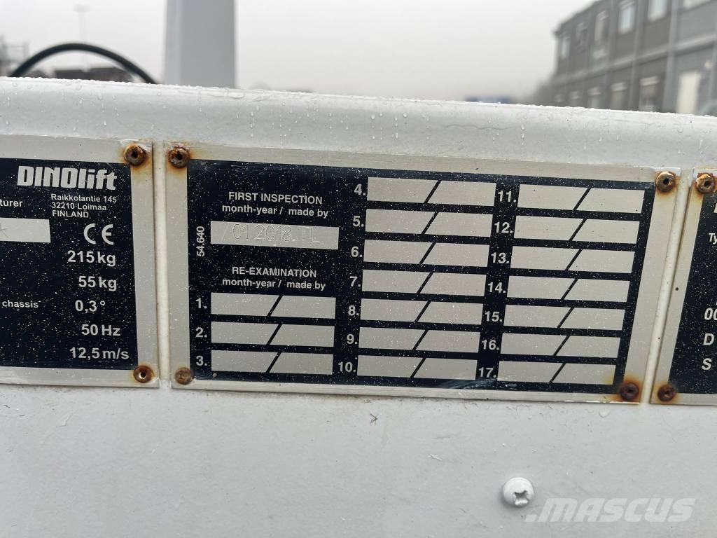 Dino 135 T Εναέριες πλατφόρμες τοποθετημένες σε ρυμούλκα