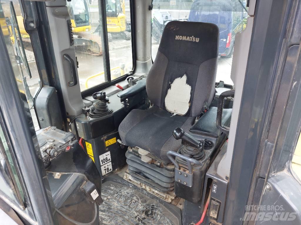 Komatsu D65PX-18 Μπουλντόζες με ερπύστριες