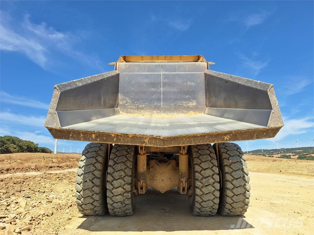 Komatsu HD 605-7E0 Άκαμπτα Dumper με ανατρεπόμενο κάδο