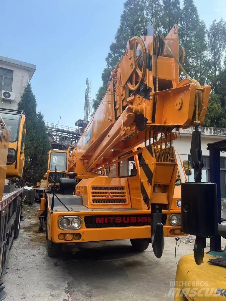 Kato KA 300 E Γερανοί ανώμαλου εδάφους