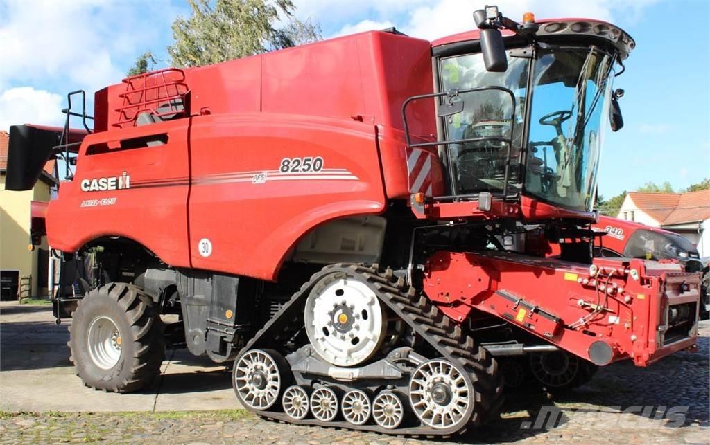 Case IH AF 8250 Θεριζοαλωνιστικές μηχανές