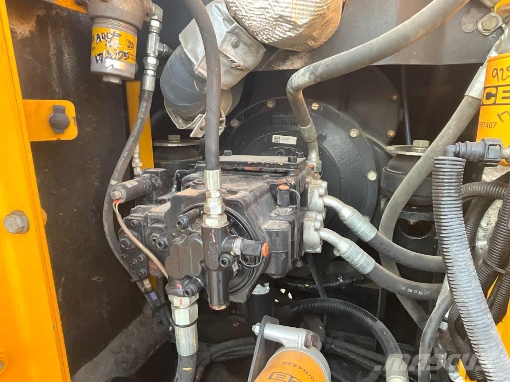 JCB JS 130 LC 4F Εκσκαφείς με ερπύστριες