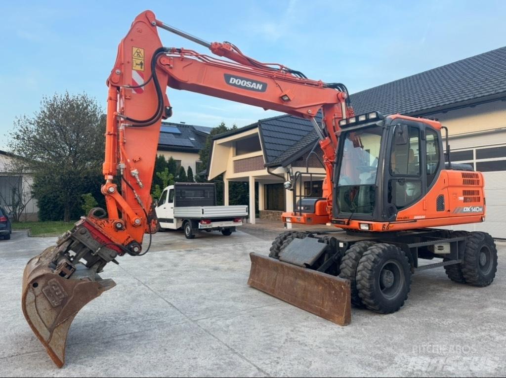 Doosan DX 140 W Εκσκαφείς με τροχούς - λάστιχα