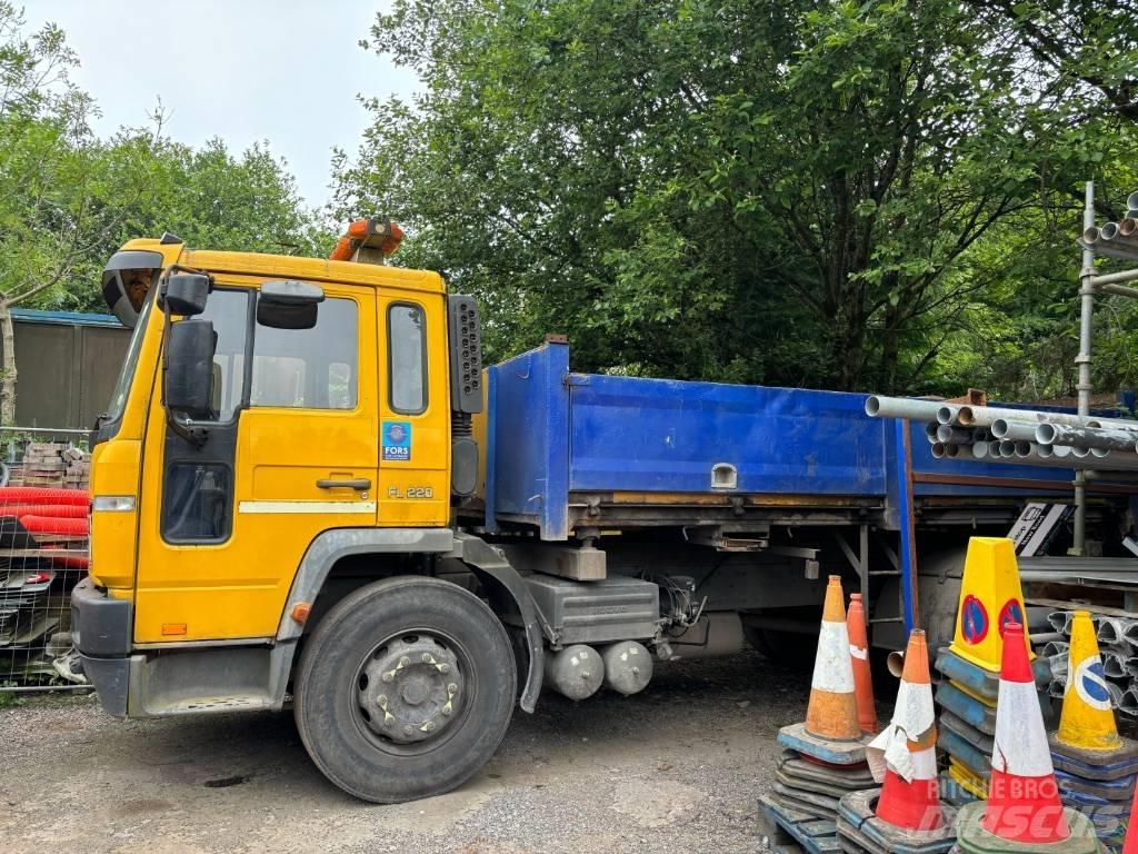 Volvo FL 220 Φορτηγά Kαρότσα με ανοιγόμενα πλαϊνά