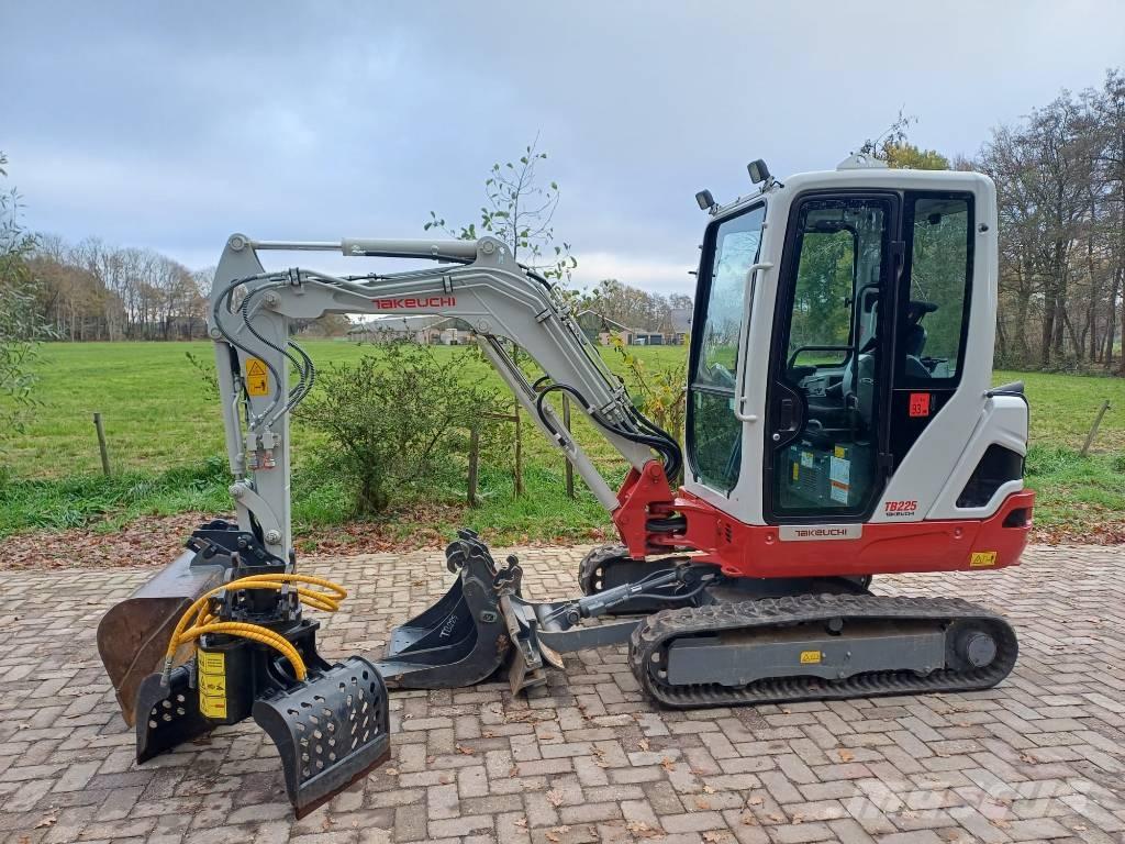 Takeuchi TB 225 Εκσκαφάκι (διαβολάκι) < 7t