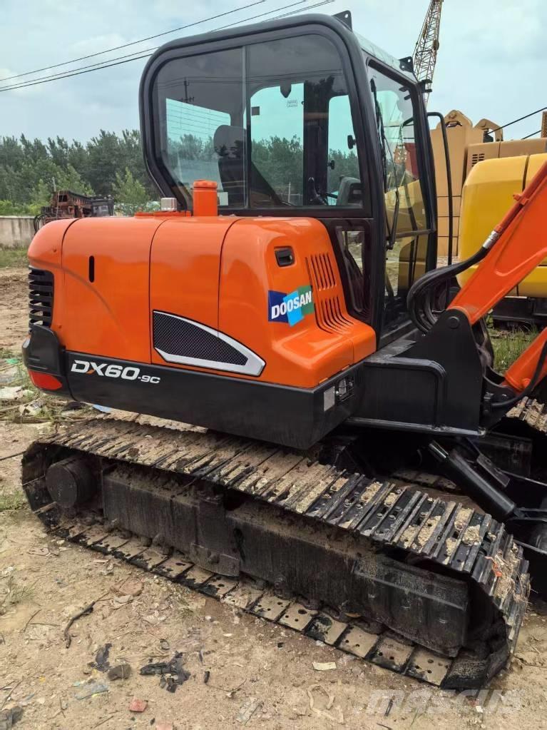 Doosan DX 60 Εκσκαφείς με ερπύστριες