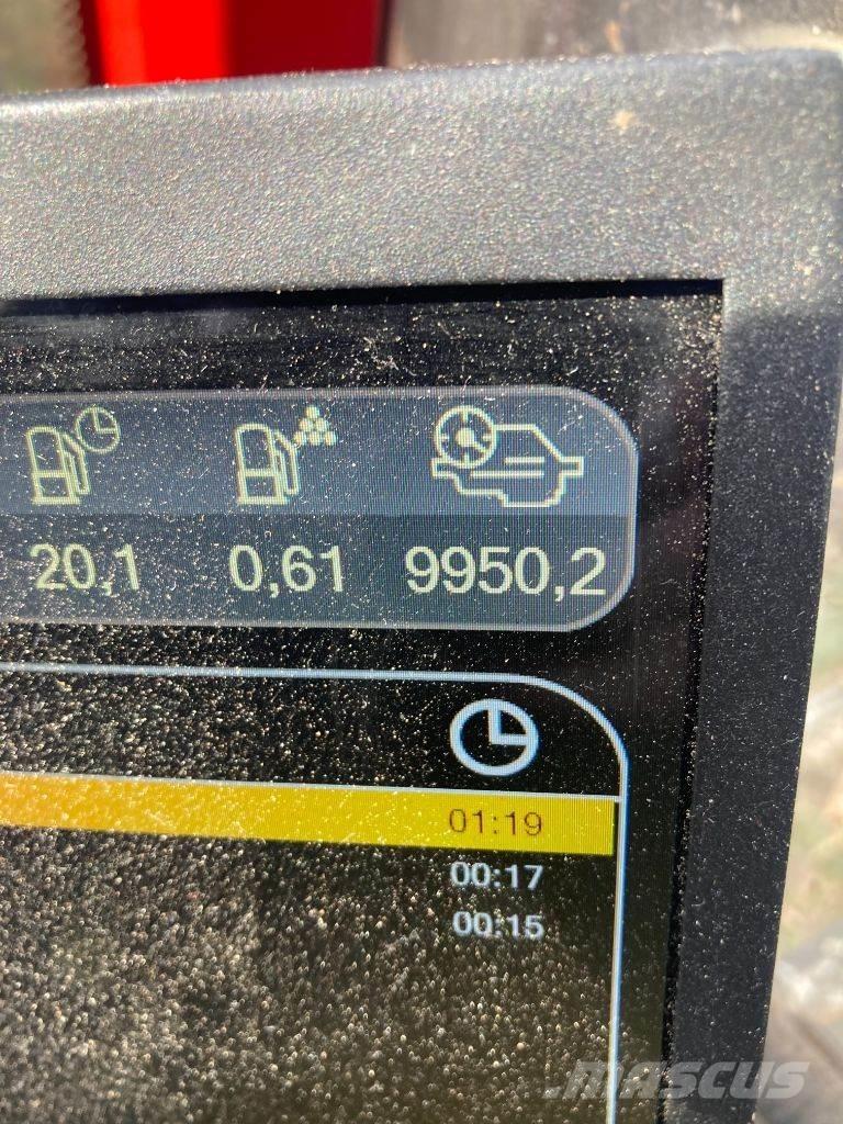 Komatsu 951 Θεριζοαλωνιστικές μηχανές