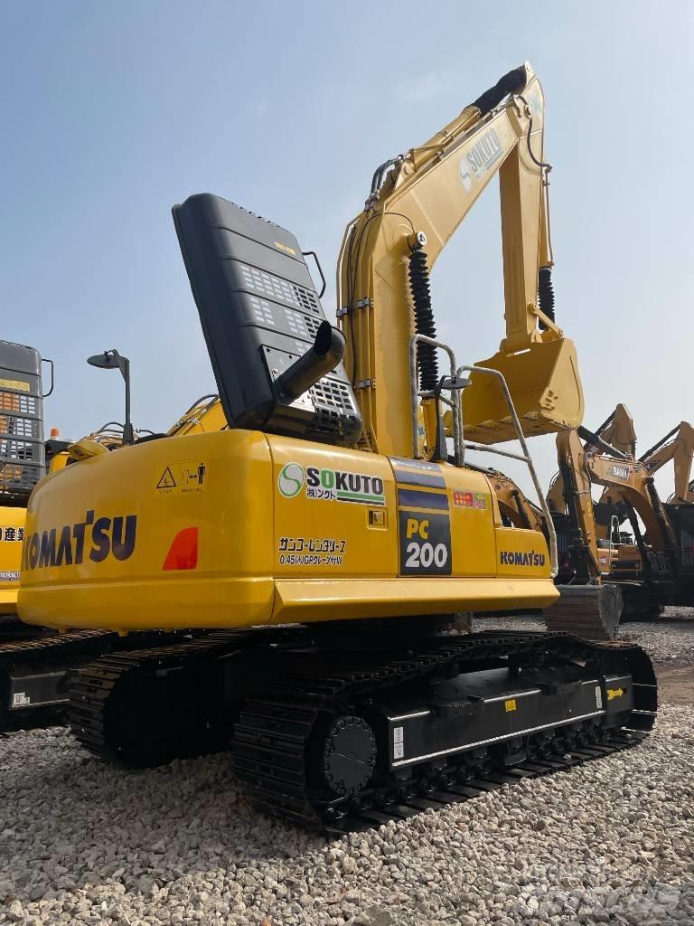 Komatsu PC 200 Εκσκαφείς με ερπύστριες