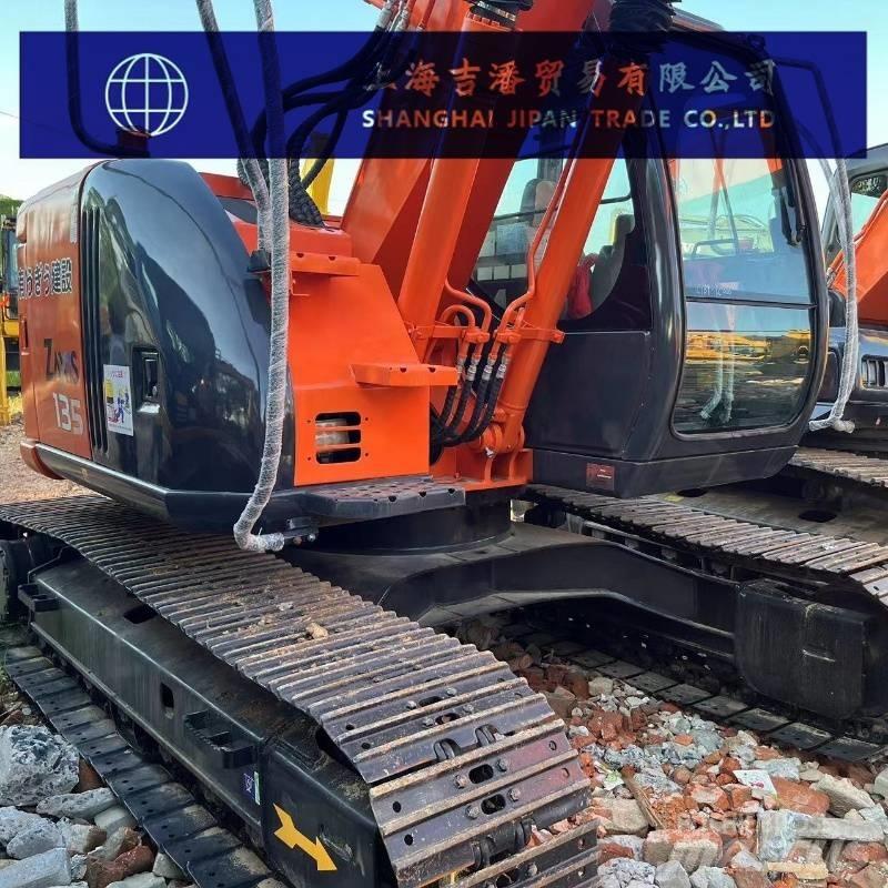 Hitachi ZX 135 Εκσκαφείς με ερπύστριες