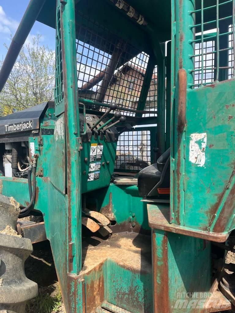 Timberjack 240A Μετατοπιστές