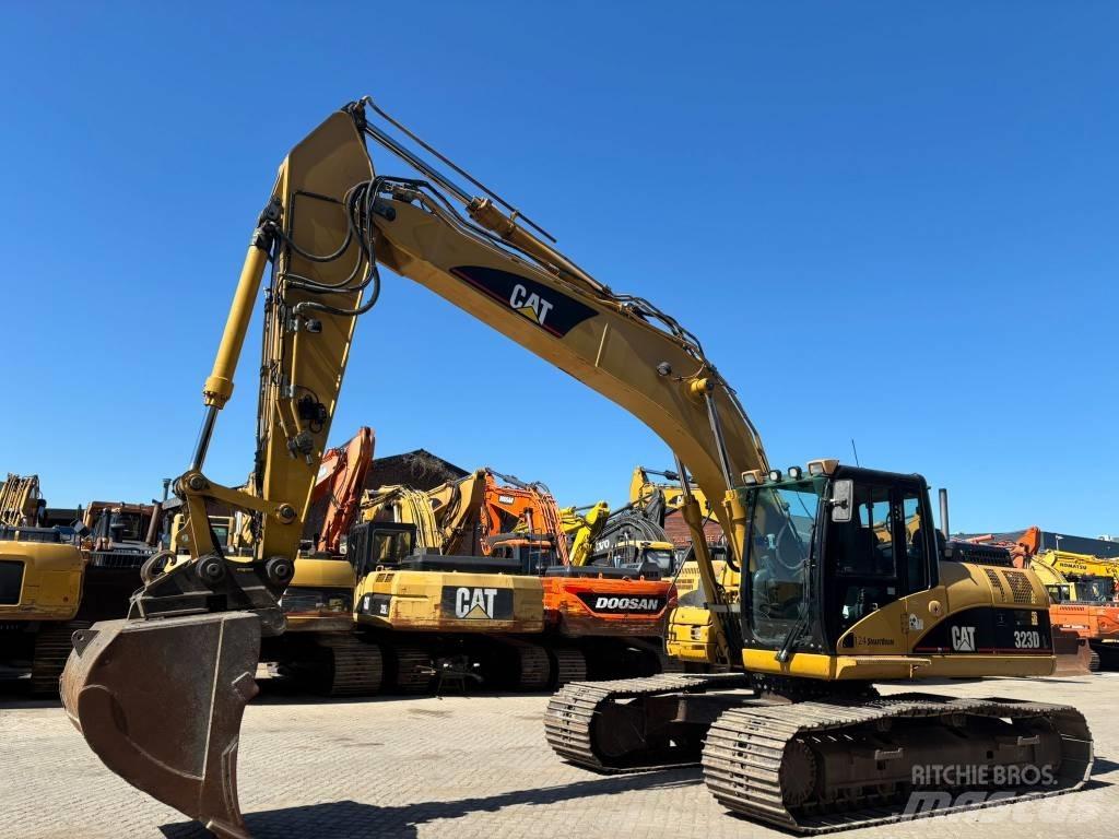 CAT 323 D L Εκσκαφείς με ερπύστριες