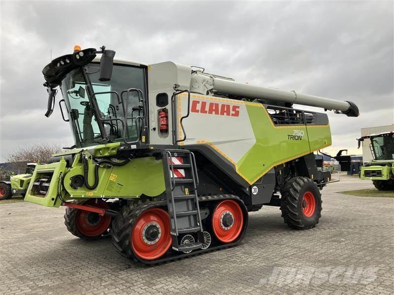 CLAAS TRION 750 TT Θεριζοαλωνιστικές μηχανές
