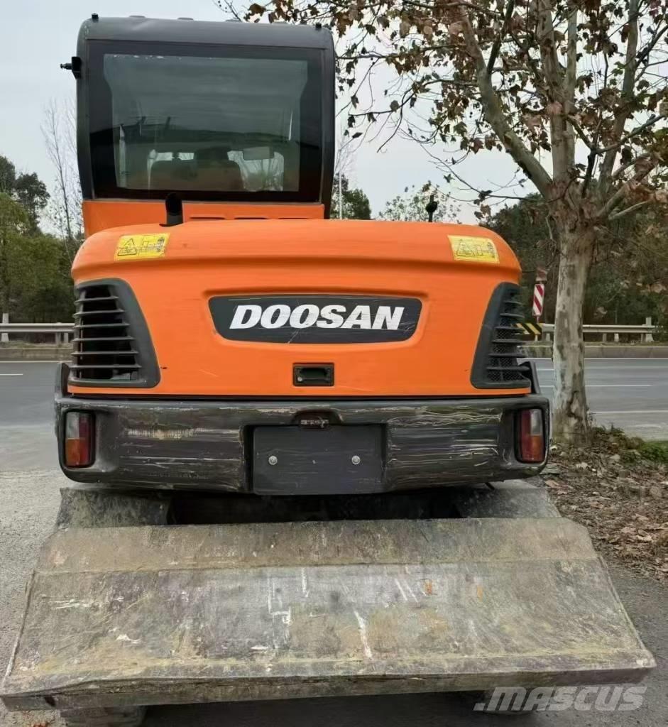 Doosan DX 60 Εκσκαφείς με τροχούς - λάστιχα