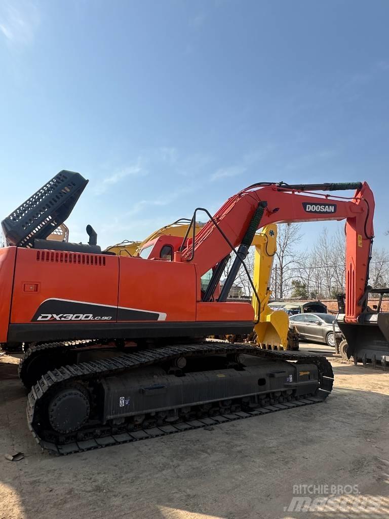 Doosan DX 300 Εκσκαφείς με ερπύστριες