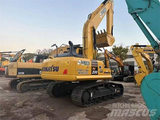 Komatsu PC 200-8 Εκσκαφείς με ερπύστριες