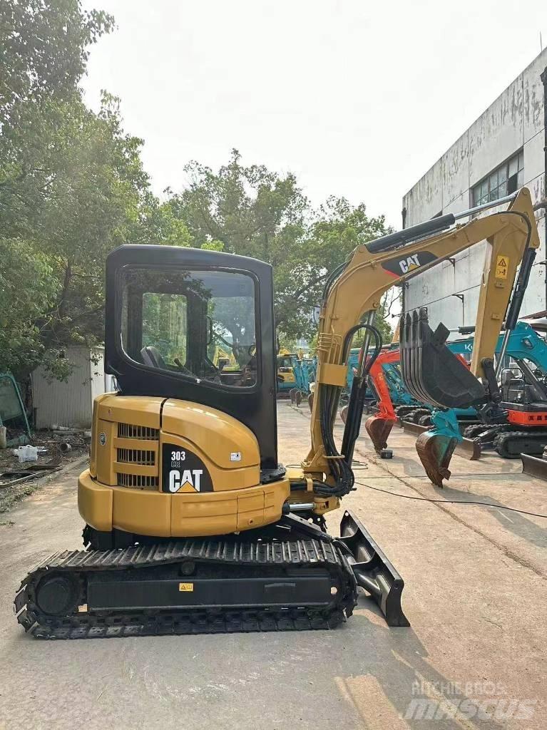 CAT 303 Εκσκαφείς με ερπύστριες