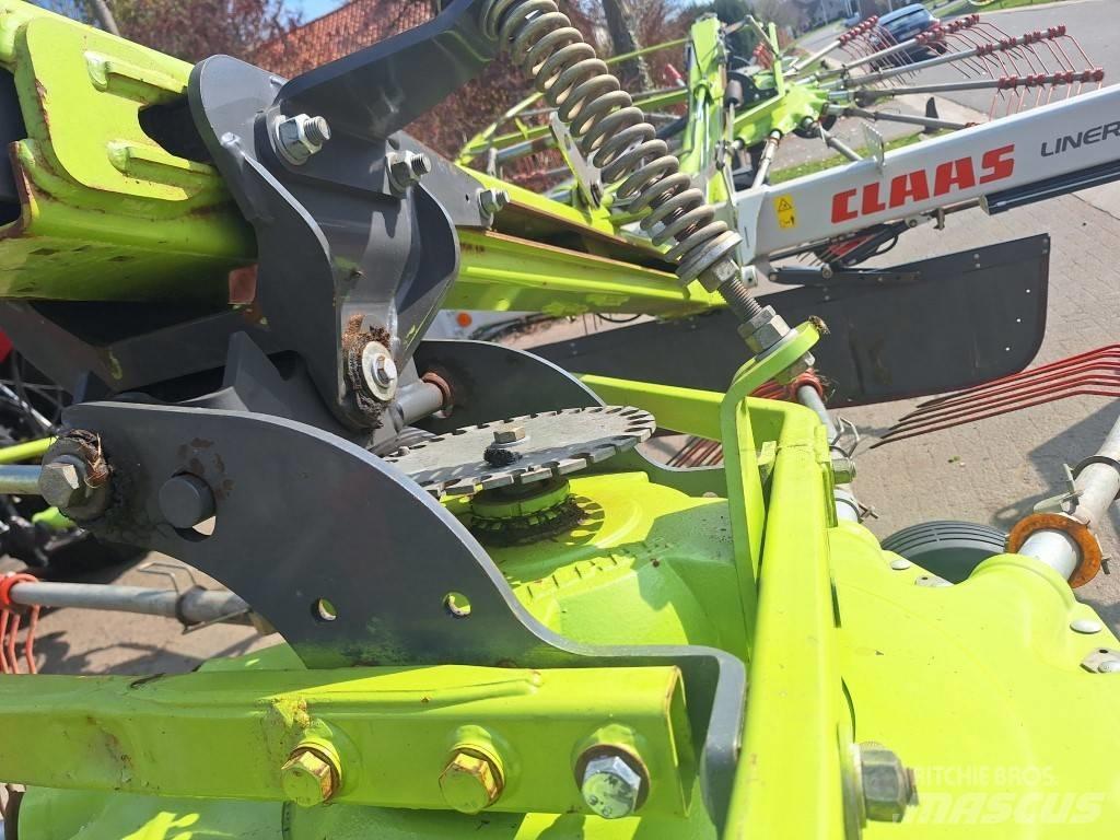 CLAAS Liner 2900 Αναμοχλευτήρες