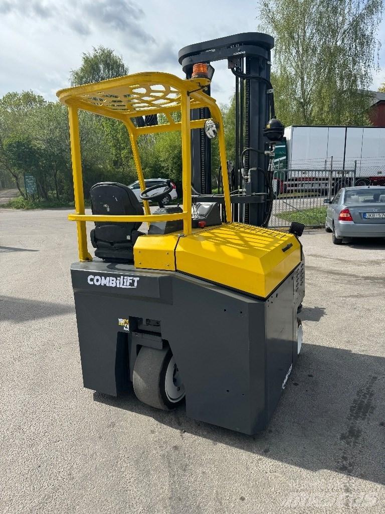 Combilift CBE3000 Ανυψωτικά στενών δρόμων 4 κατευθύνσεων