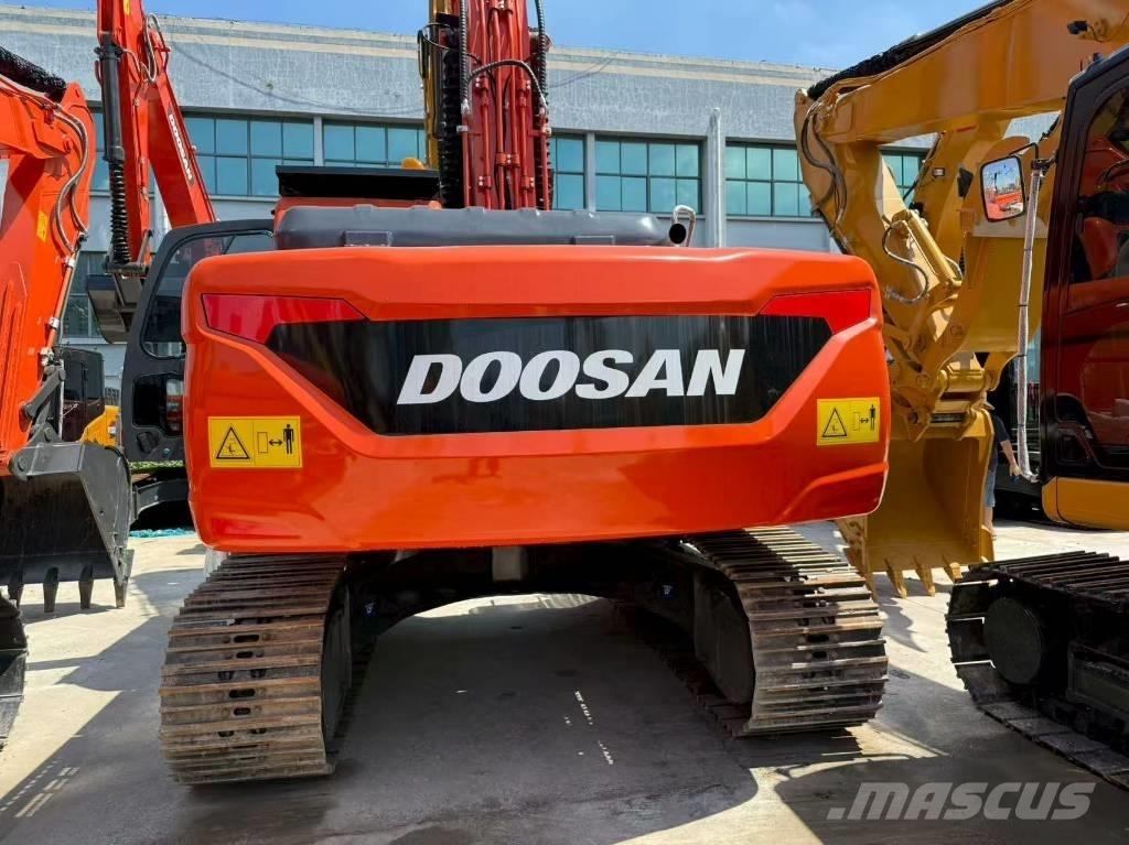 Doosan DX 225 Εκσκαφείς με ερπύστριες