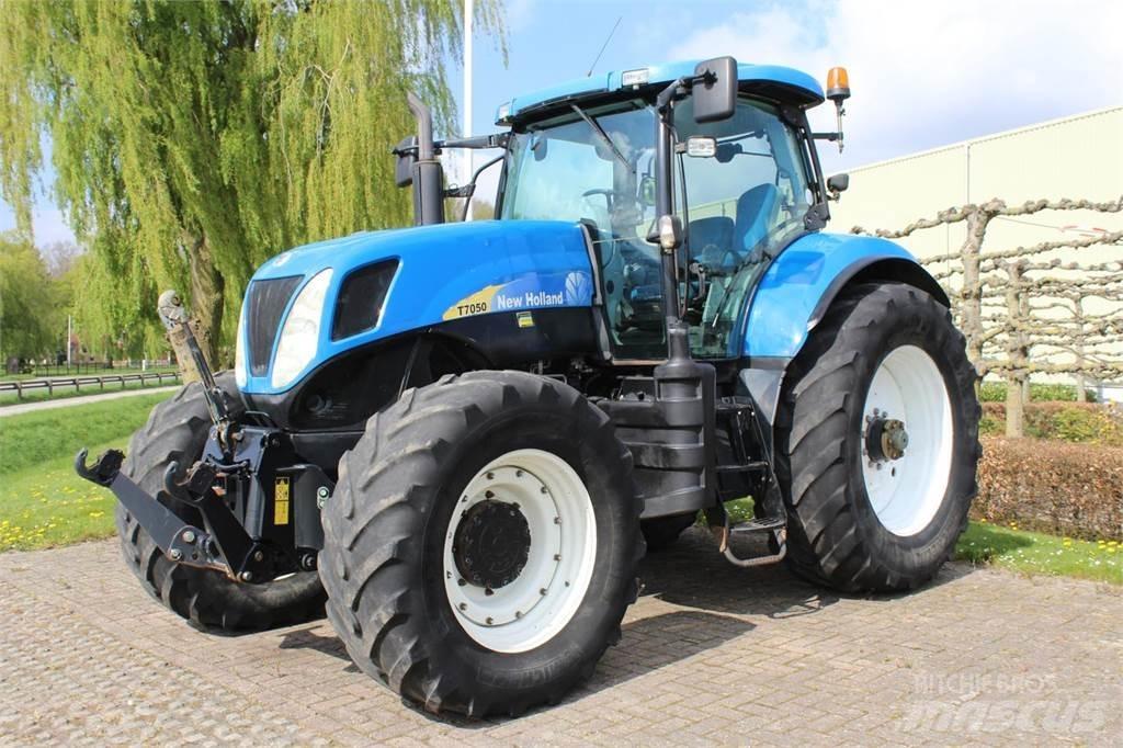 New Holland T7050 Τρακτέρ