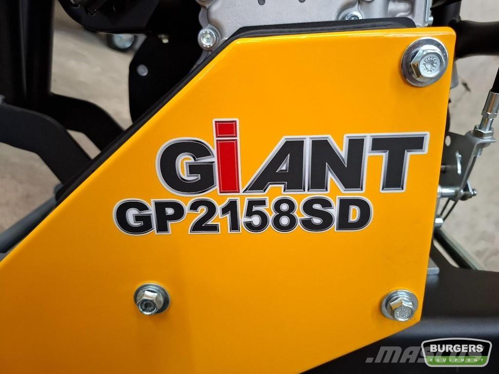 GiANT GP2158SD Επίπεδοι κόπανοι