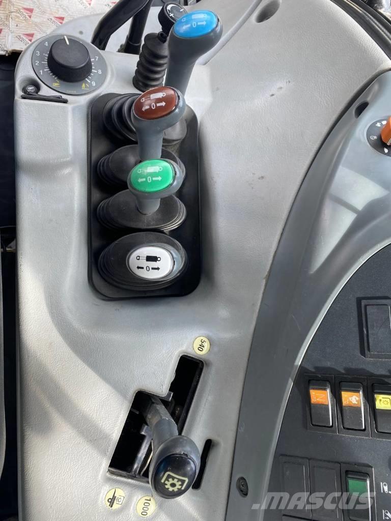 Valtra T 121 HT Τρακτέρ