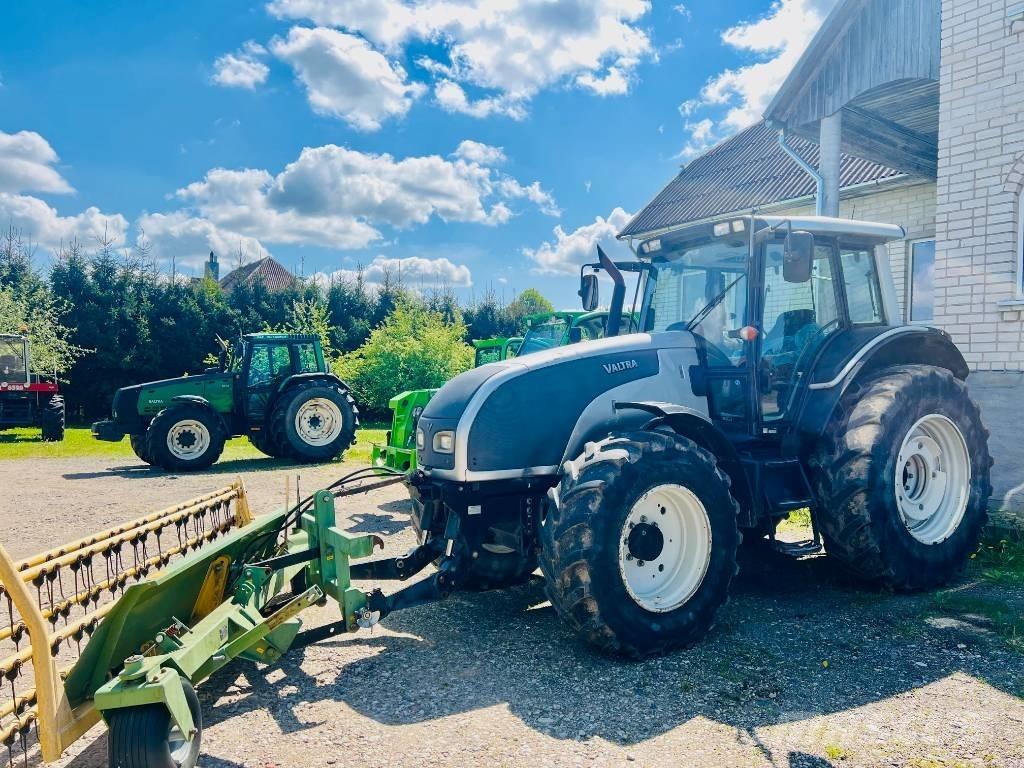 Valtra T 121 HT Τρακτέρ