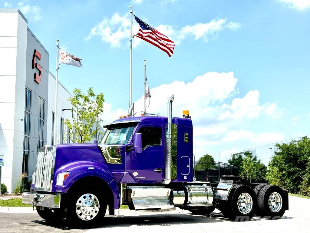 Kenworth W 990 Τράκτορες