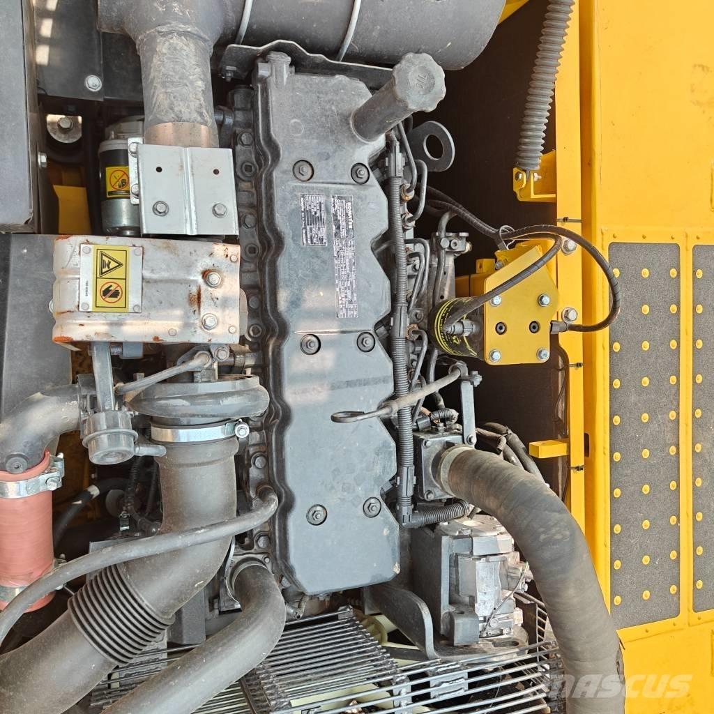Komatsu 240-8 Εκσκαφείς με ερπύστριες