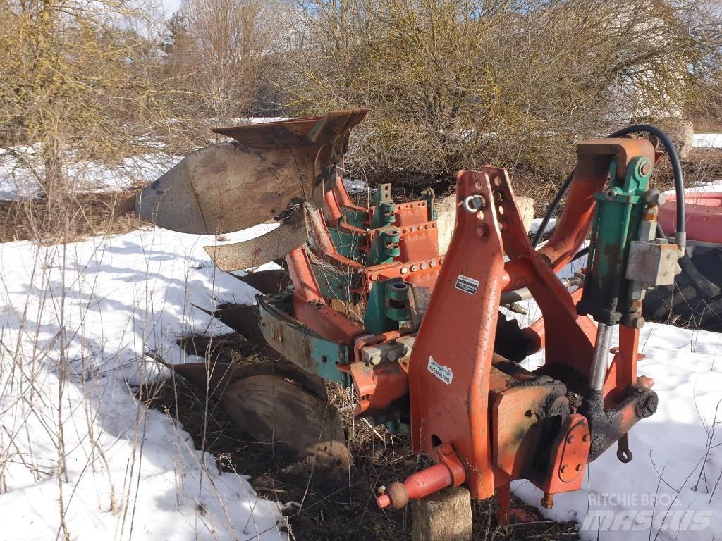 Kverneland 12 Αναστρεφόμενα άροτρα