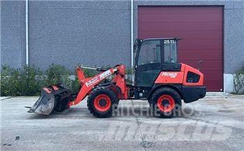 Kubota R065 Φορτωτές με λάστιχα (Τροχοφόροι)