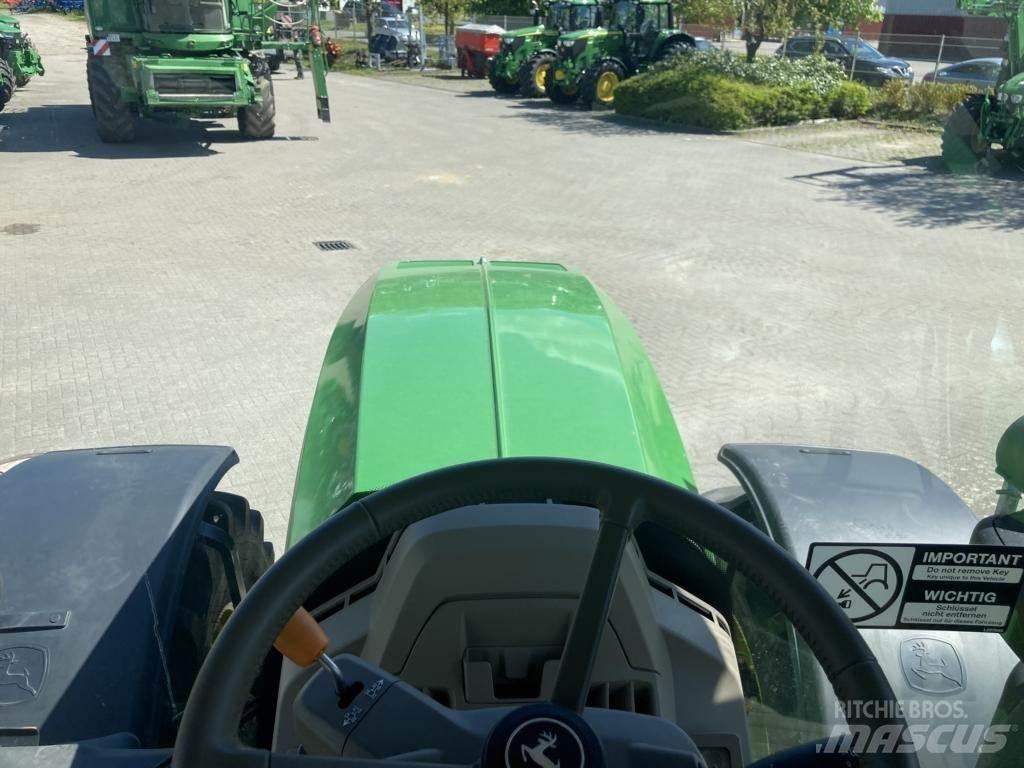 John Deere 6R215 Τρακτέρ