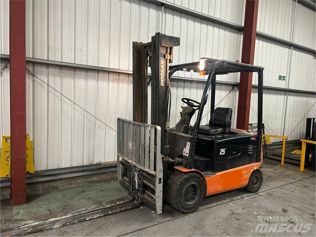 Doosan B25X-5 Ηλεκτρικά περονοφόρα ανυψωτικά κλαρκ