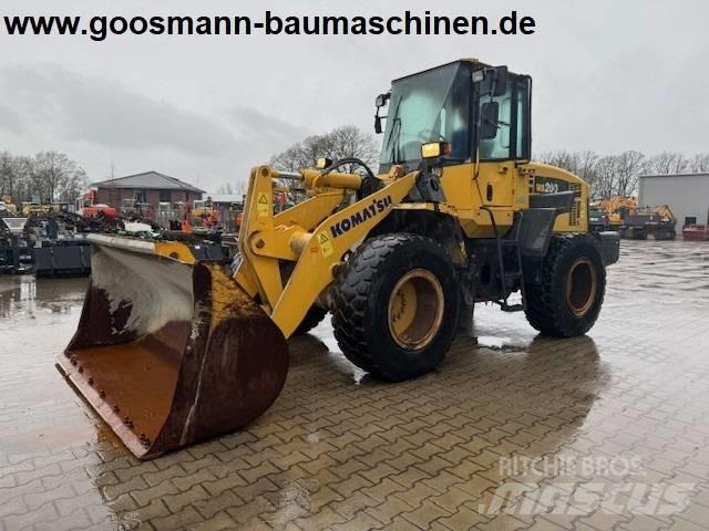 Komatsu WA 200 Φορτωτές με λάστιχα (Τροχοφόροι)