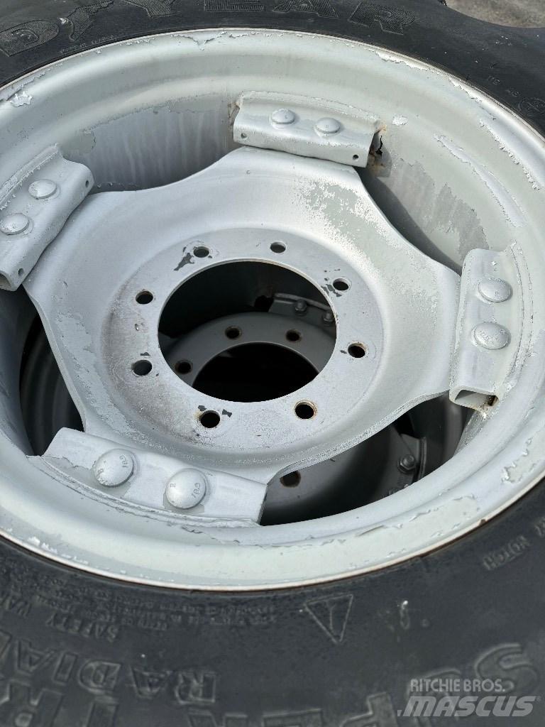 Goodyear 13.6R38 Ελαστικά και ζάντες